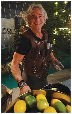De oesterman serveert heerlijke dagverse oesters op uw feest